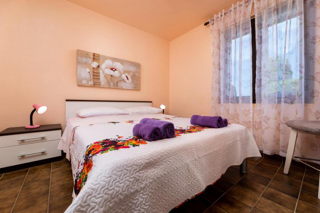 Apartman "Ela" Нивице Экстерьер фото